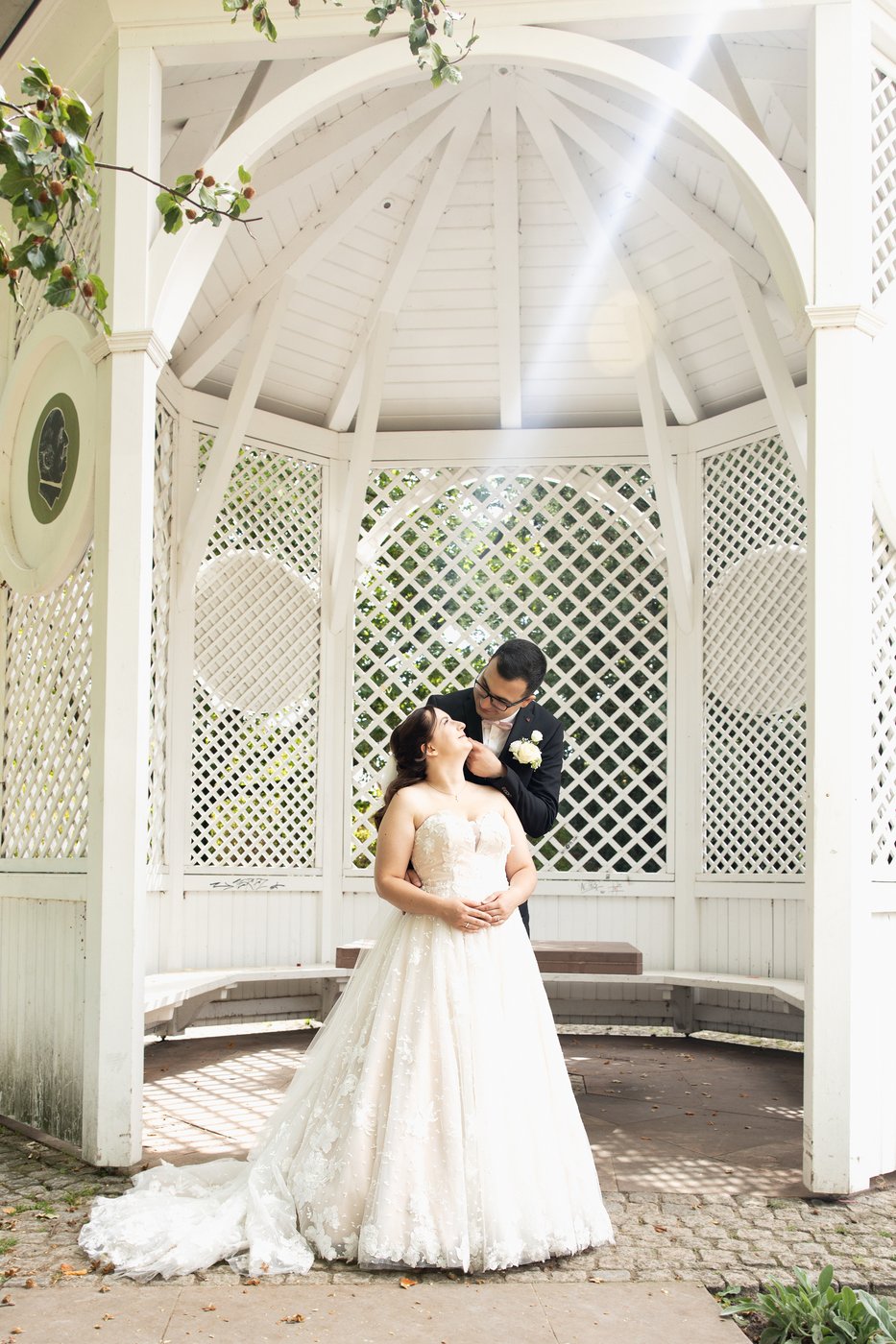 Jacqueline und Fabian — im weißen Pavillon